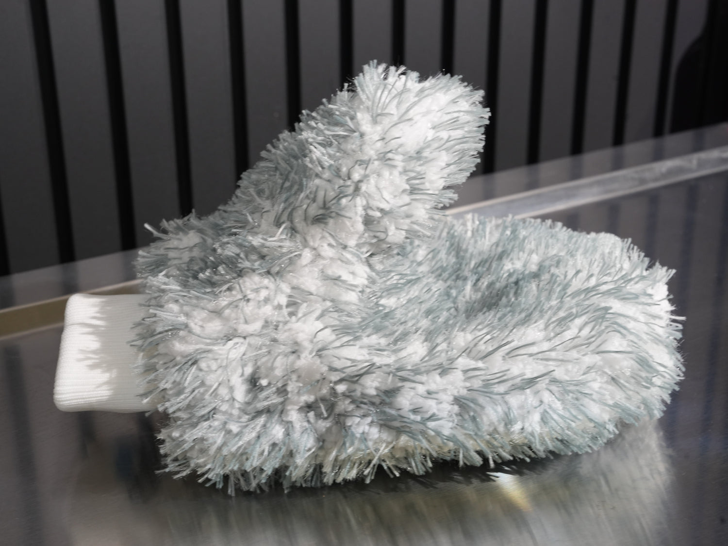 Microfiber Madness Incrediflair - Wheel Mitt