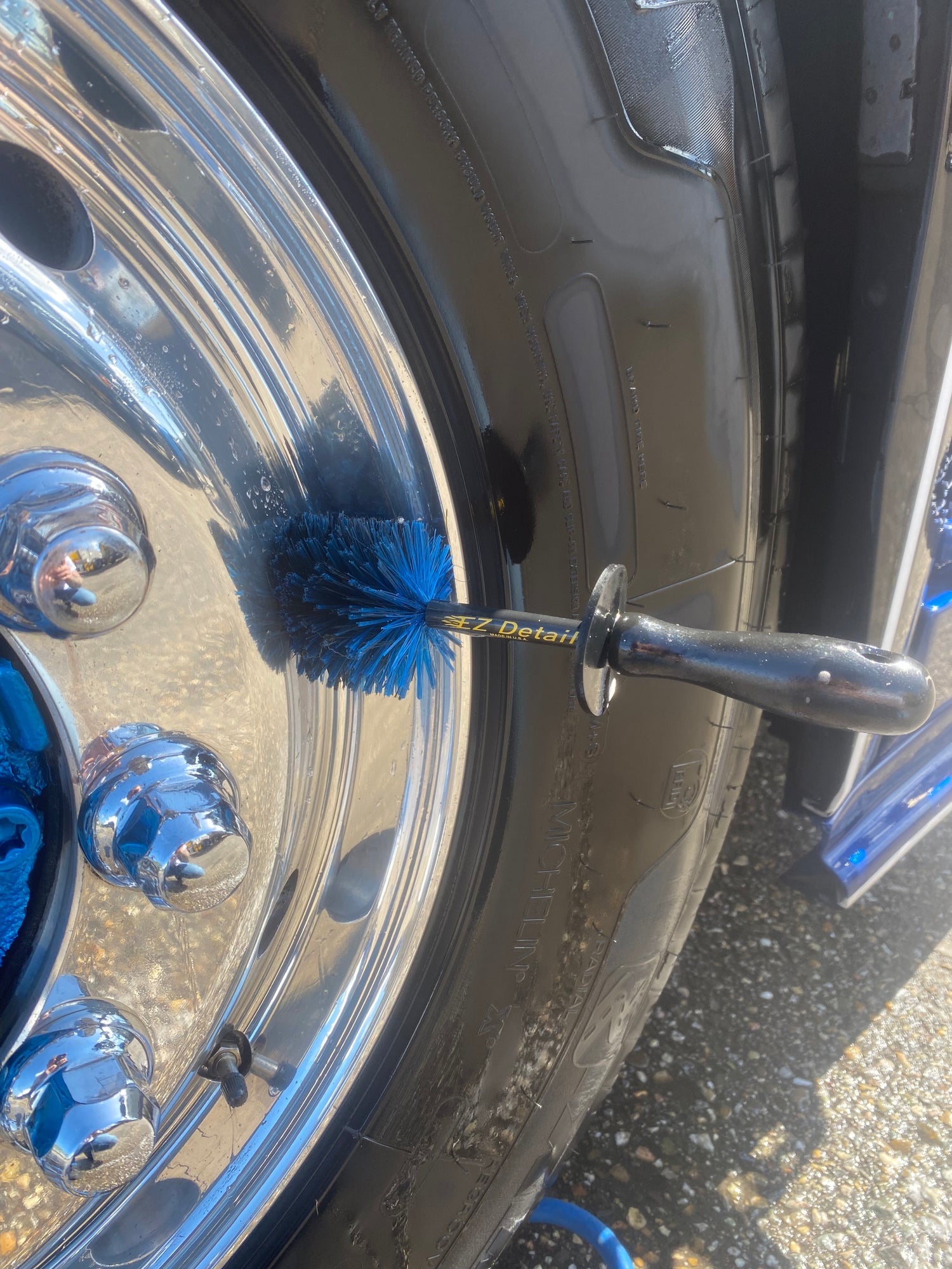 EZ Detail Brush Little - WaxO'lux