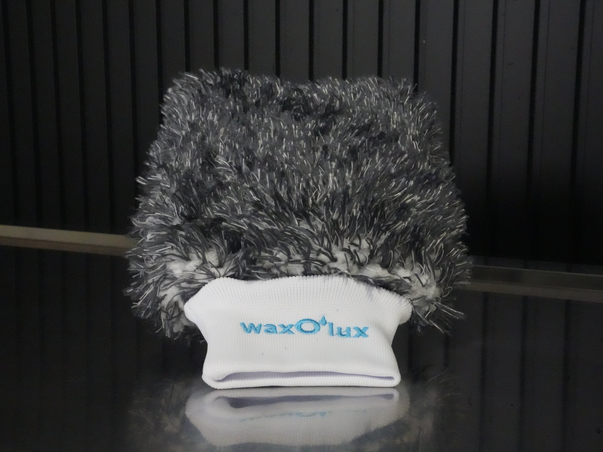 Ultra Thick Wash Mitt washandschoen in gebruik – WaxO'lux